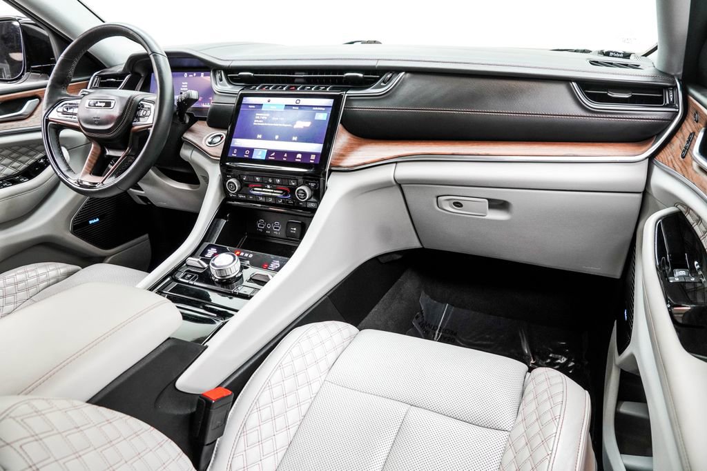 Used 2023 Jeep Grand Cherokee L Summit w/ Advanced Protech Group IV image 23