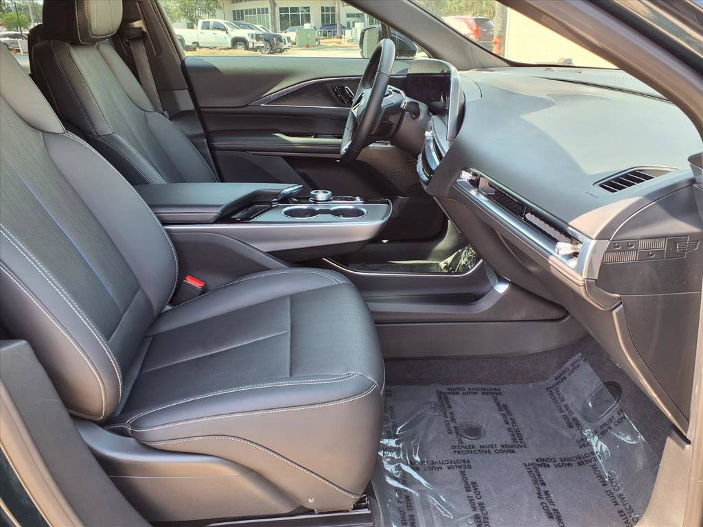Used 2024 Cadillac Lyriq Luxury RWD image 9