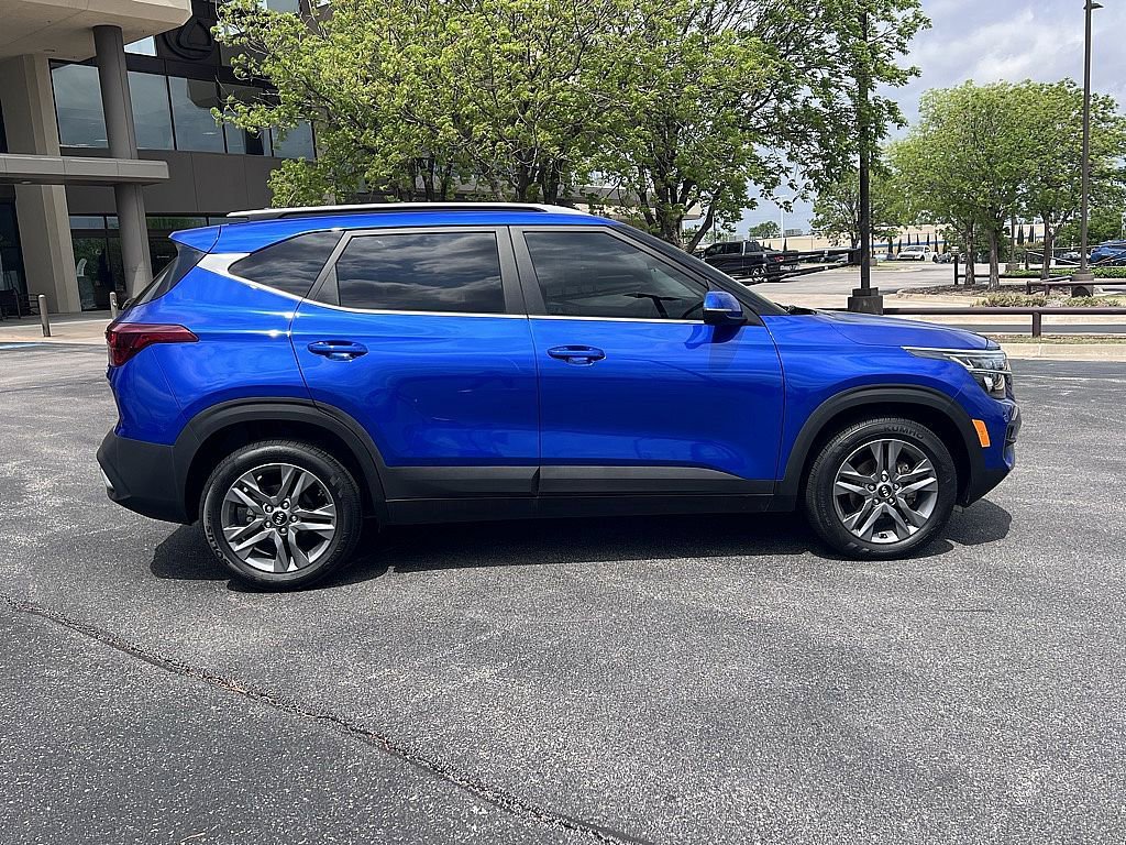 Used 2021 Kia Seltos S FWD image 2