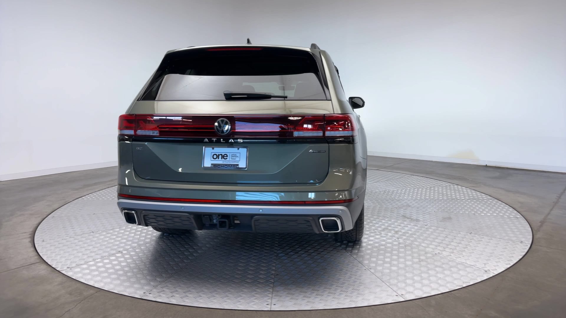 Used 2024 Volkswagen Atlas Peak Edition SE AWD/4WD image 7