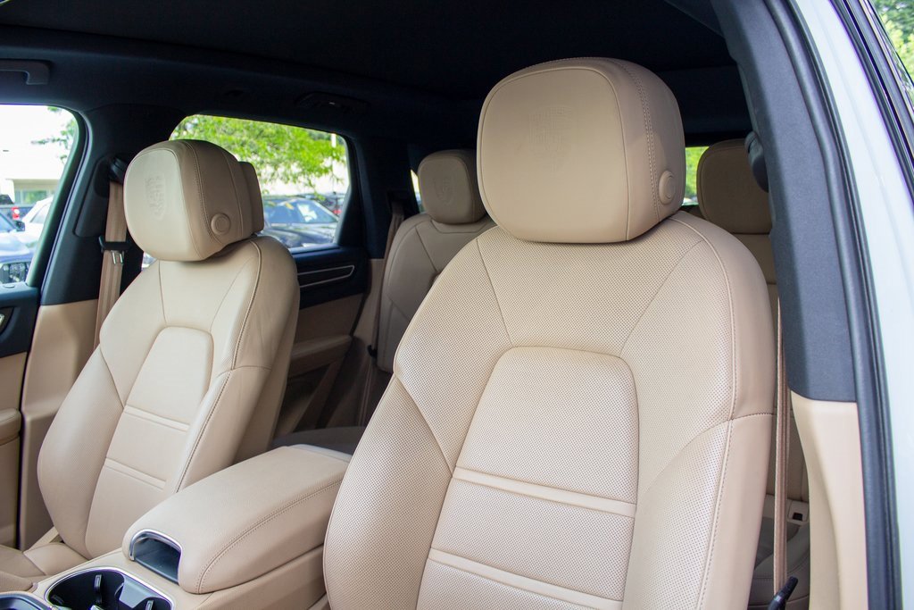 Used 2022 Porsche Cayenne S Platinum image 12