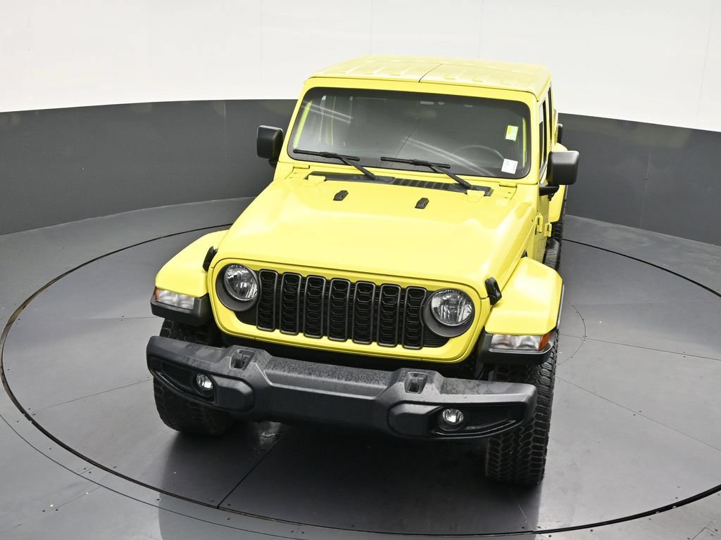Used 2024 Jeep Gladiator Sport AWD/4WD image 22