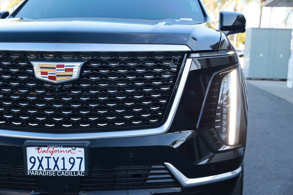 Used 2025 Cadillac Escalade ESV Premium Luxury AWD/4WD image 8
