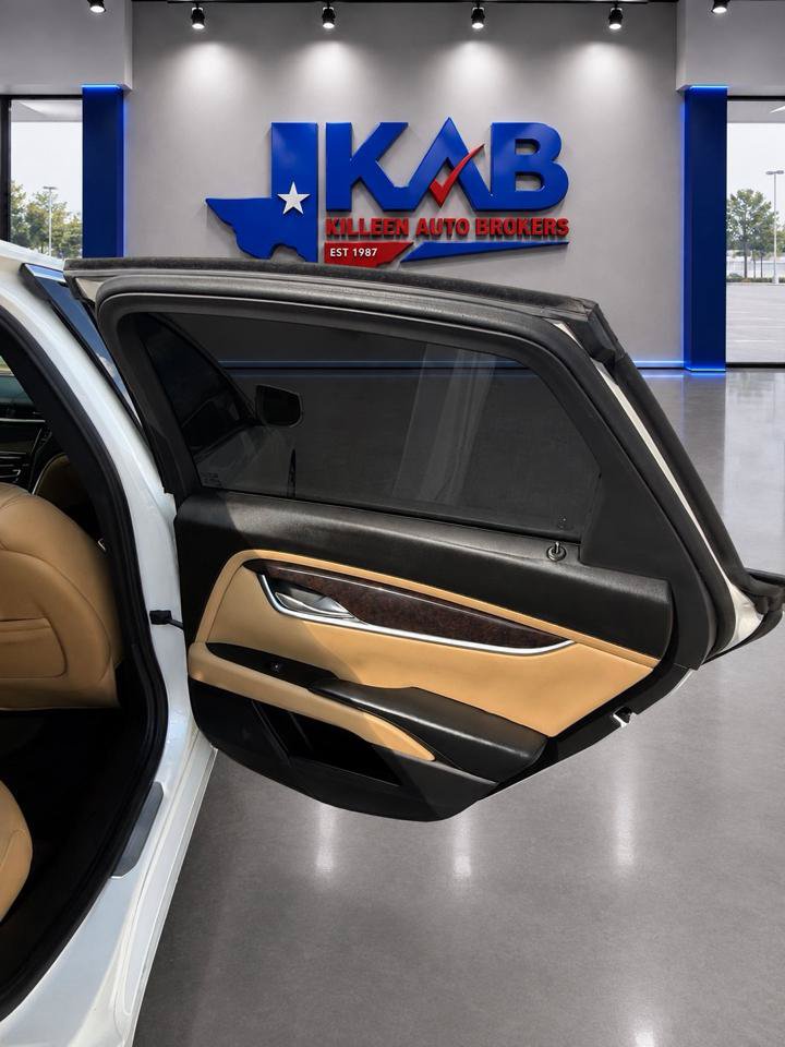 Used 2013 Cadillac XTS Luxury FWD image 16