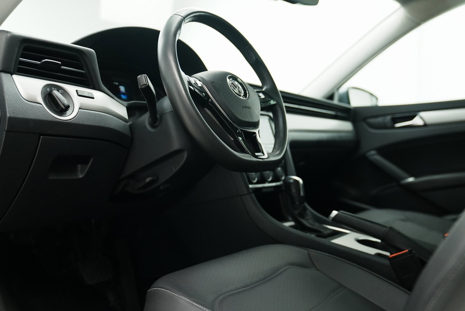 Used 2022 Volkswagen Passat 2.0T SE image 20