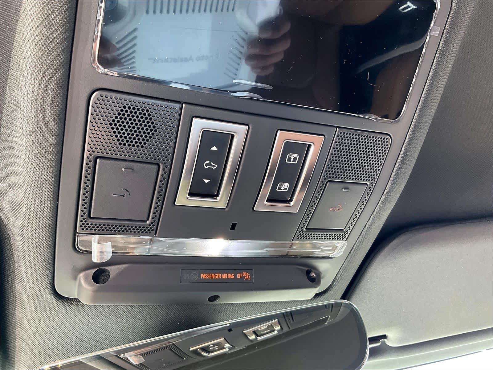 New 2026 Land Rover Defender 110 S AWD/4WD image 22