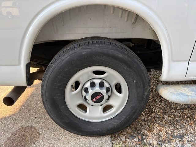 Used 2025 GMC Savana 2500 w/ Driver Convenience Package RWD image 22