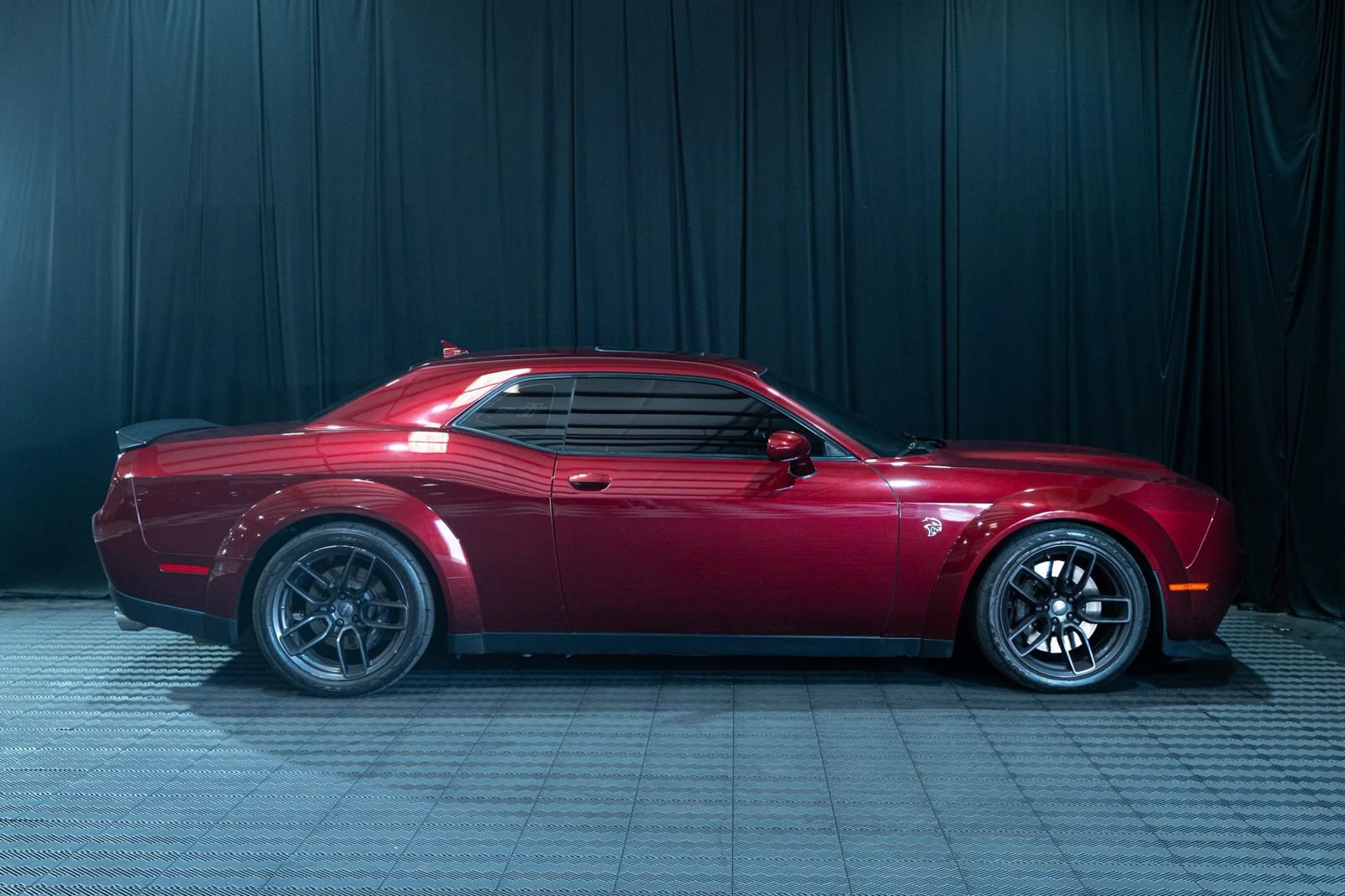 Used 2019 Dodge Challenger SRT Hellcat w/ Widebody Package RWD image 8