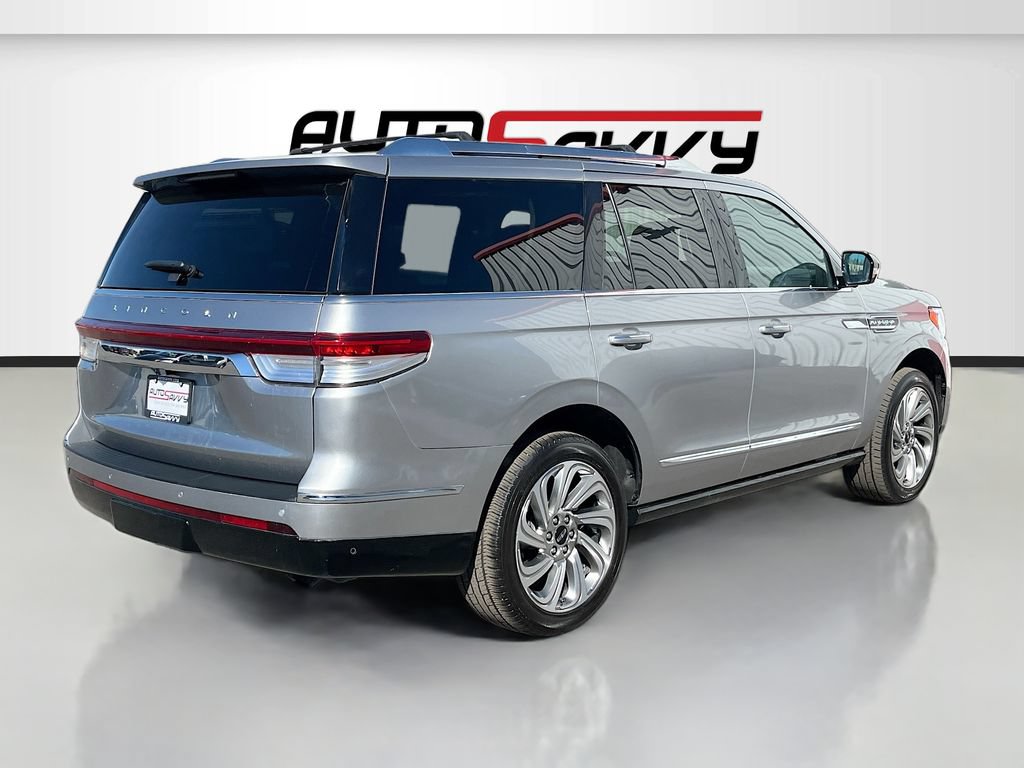 Used 2024 Lincoln Navigator Reserve AWD/4WD image 7