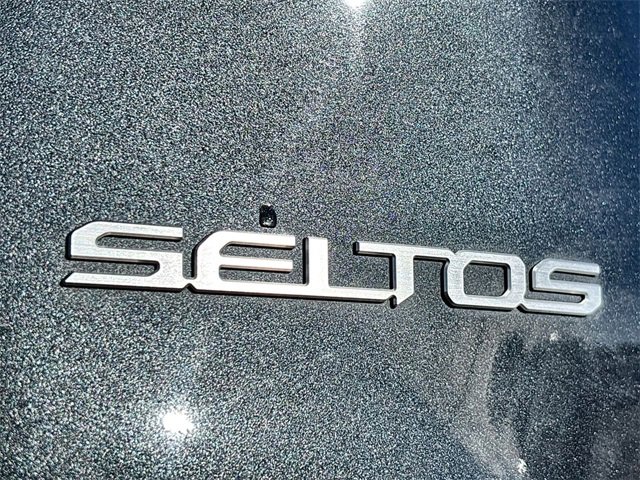 Used 2024 Kia Seltos EX image 19