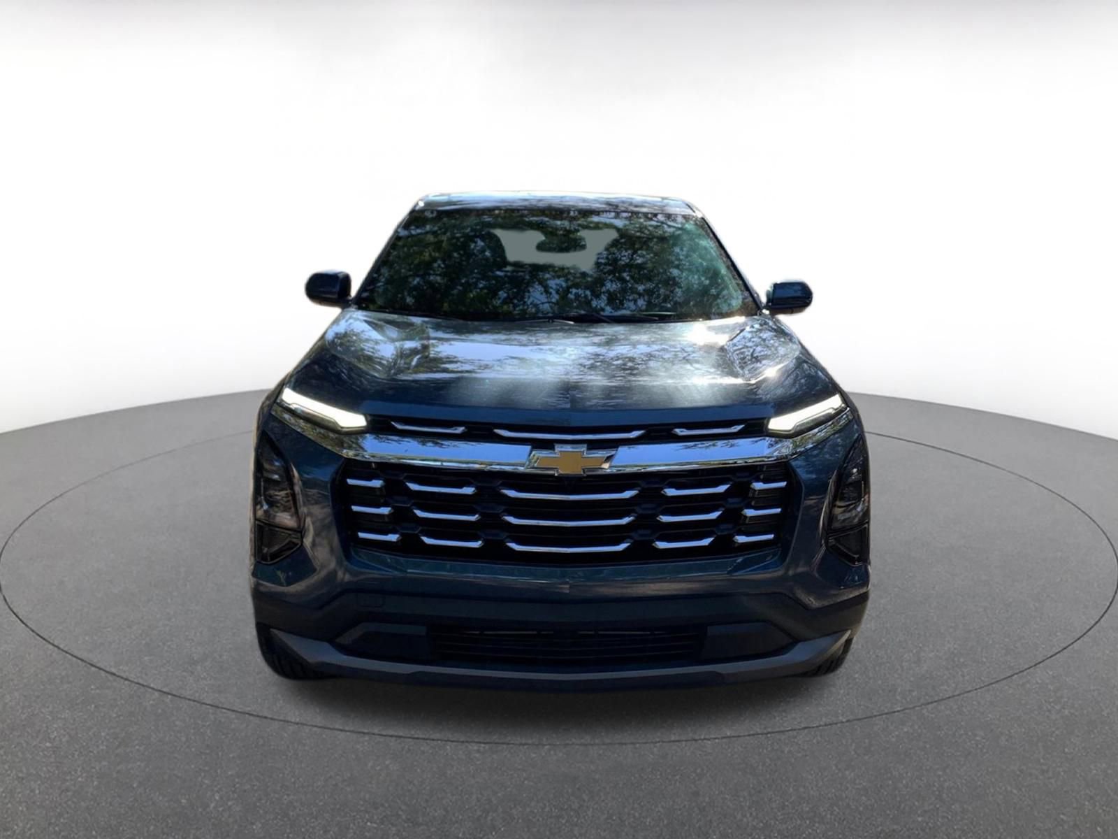 Used 2025 Chevrolet Equinox LT image 2