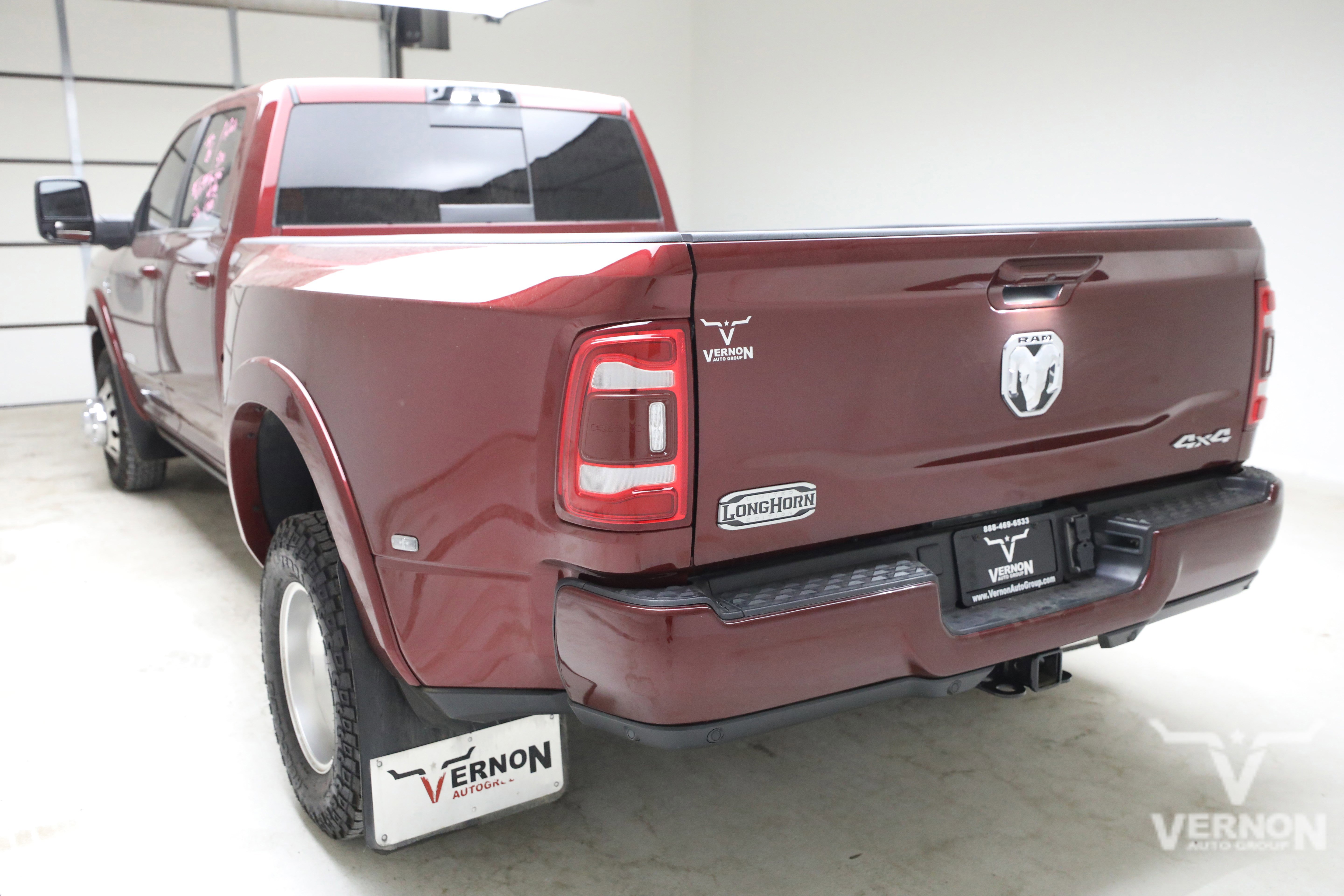 Used 2024 RAM 3500 Limited w/ Towing Technology Group AWD/4WD image 2