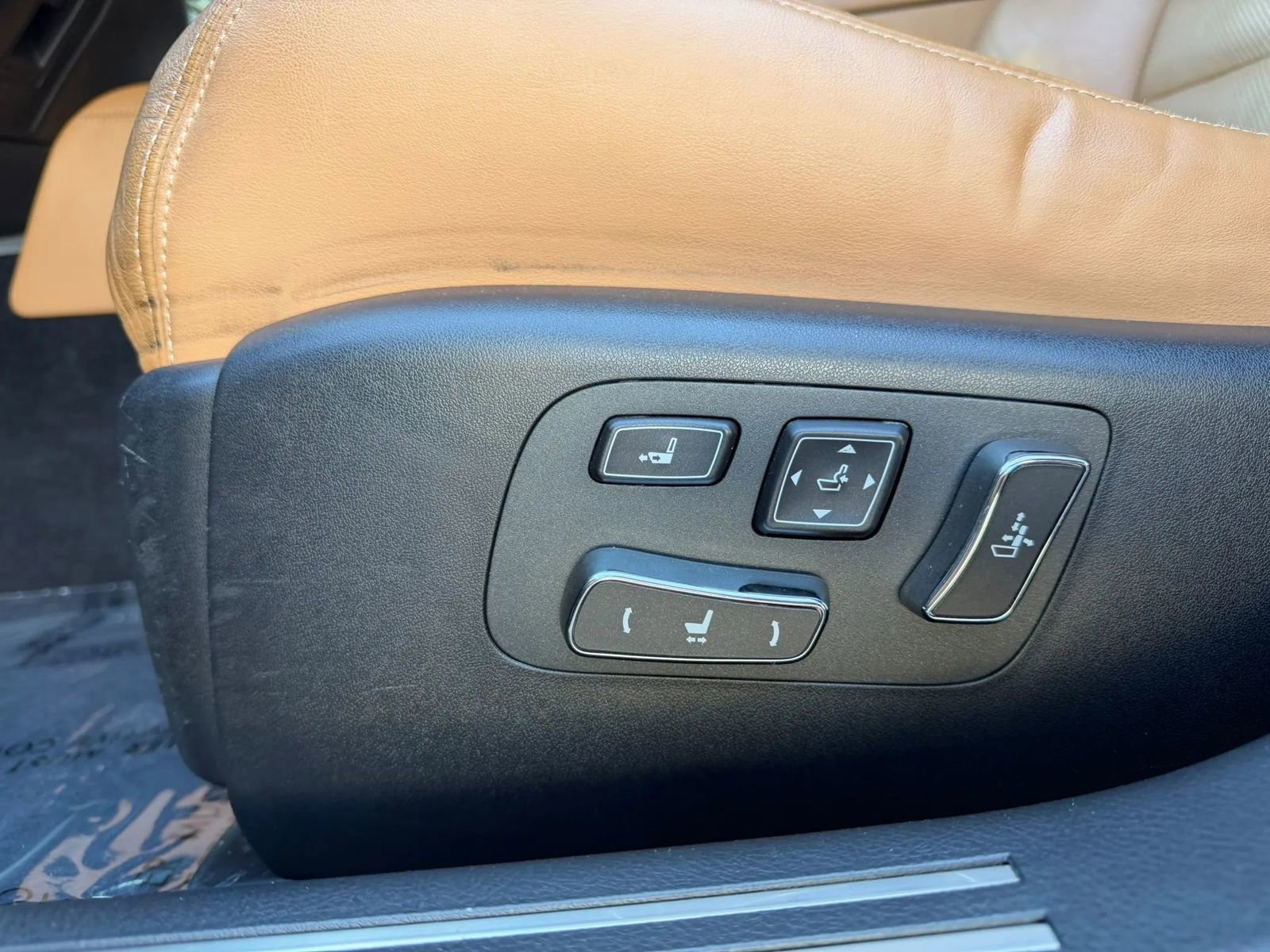 Used 2013 Lexus LS 460 w/ Comfort Pkg RWD image 9