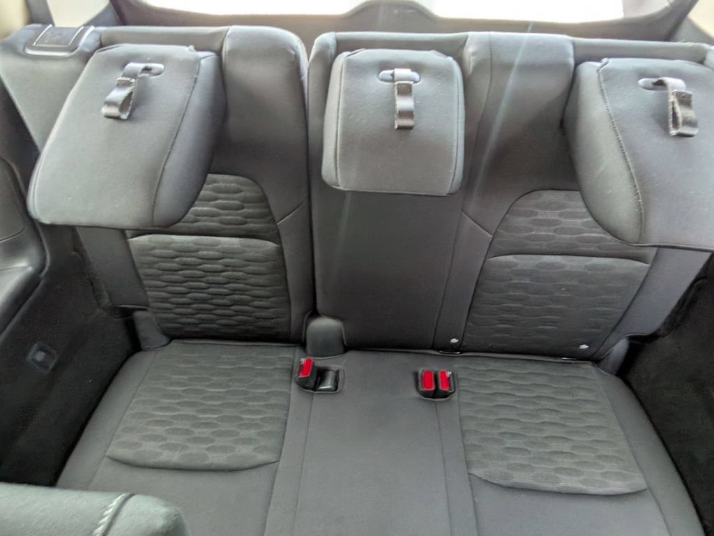 Used 2025 Nissan Pathfinder SV FWD image 20