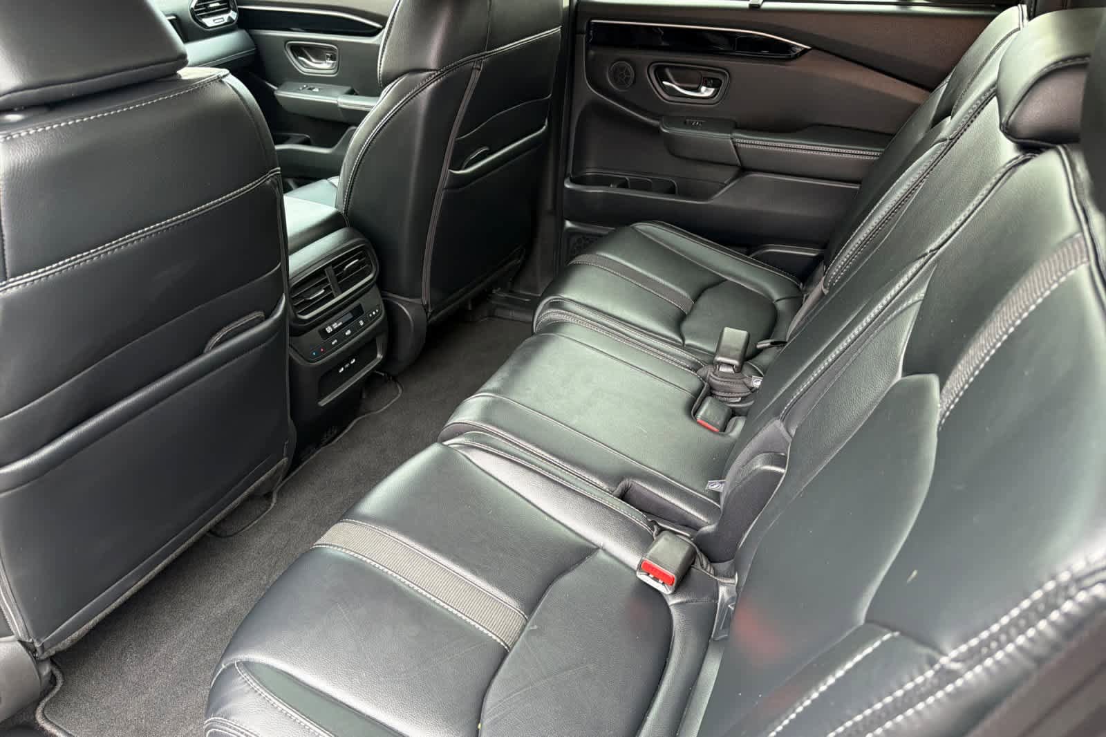Used 2025 Honda Pilot EX-L image 4