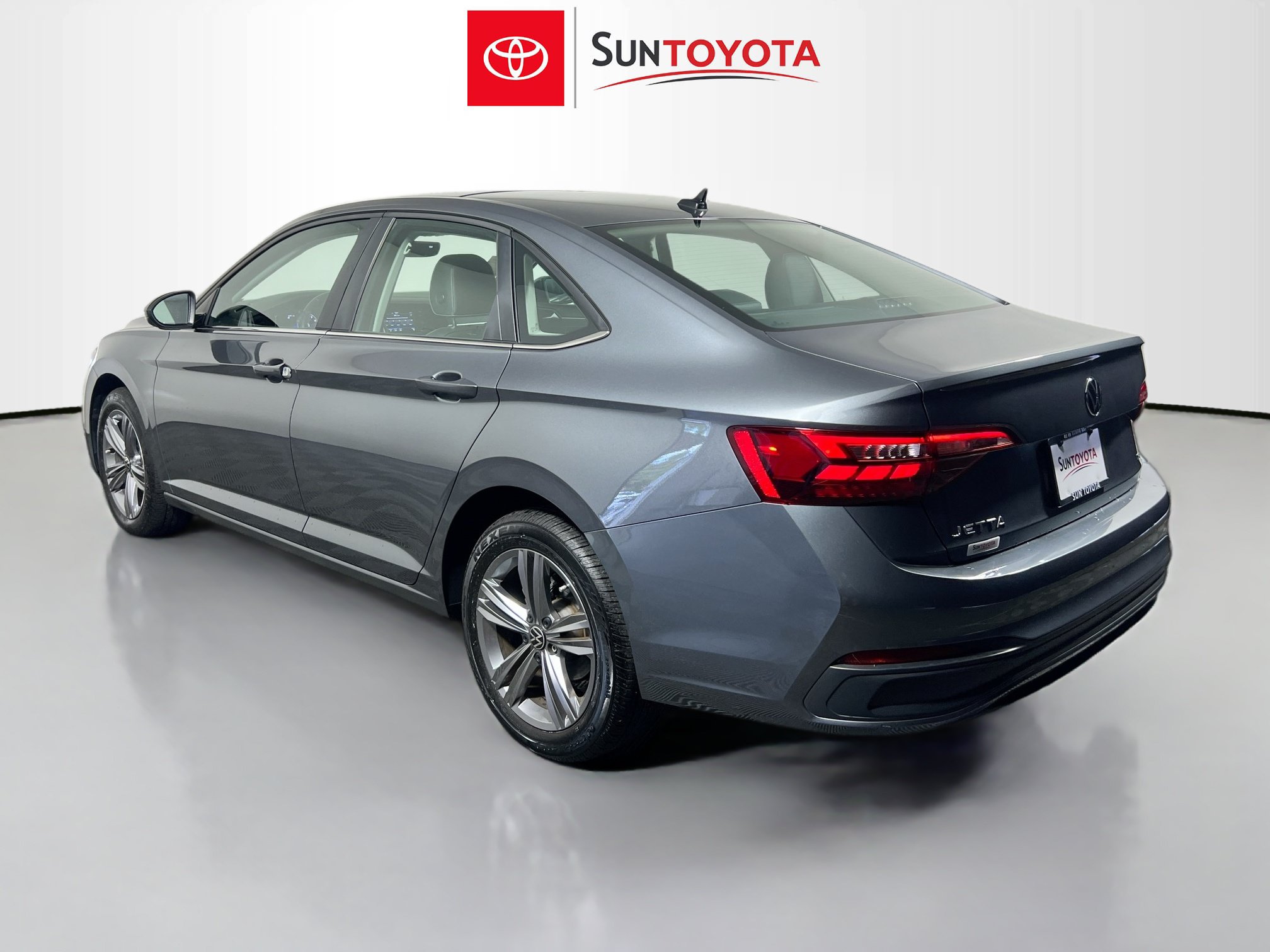 Used 2023 Volkswagen Jetta SE FWD image 6
