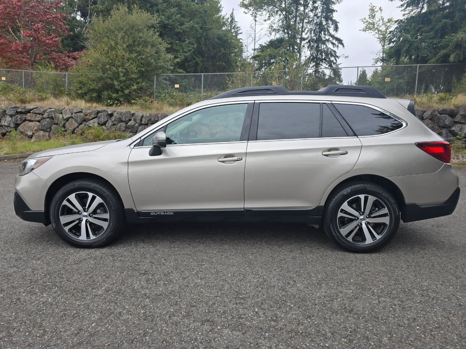 Used 2019 Subaru Outback 2.5i Limited AWD/4WD image 3