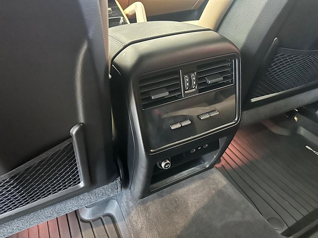 Used 2026 Porsche Cayenne AWD/4WD image 17
