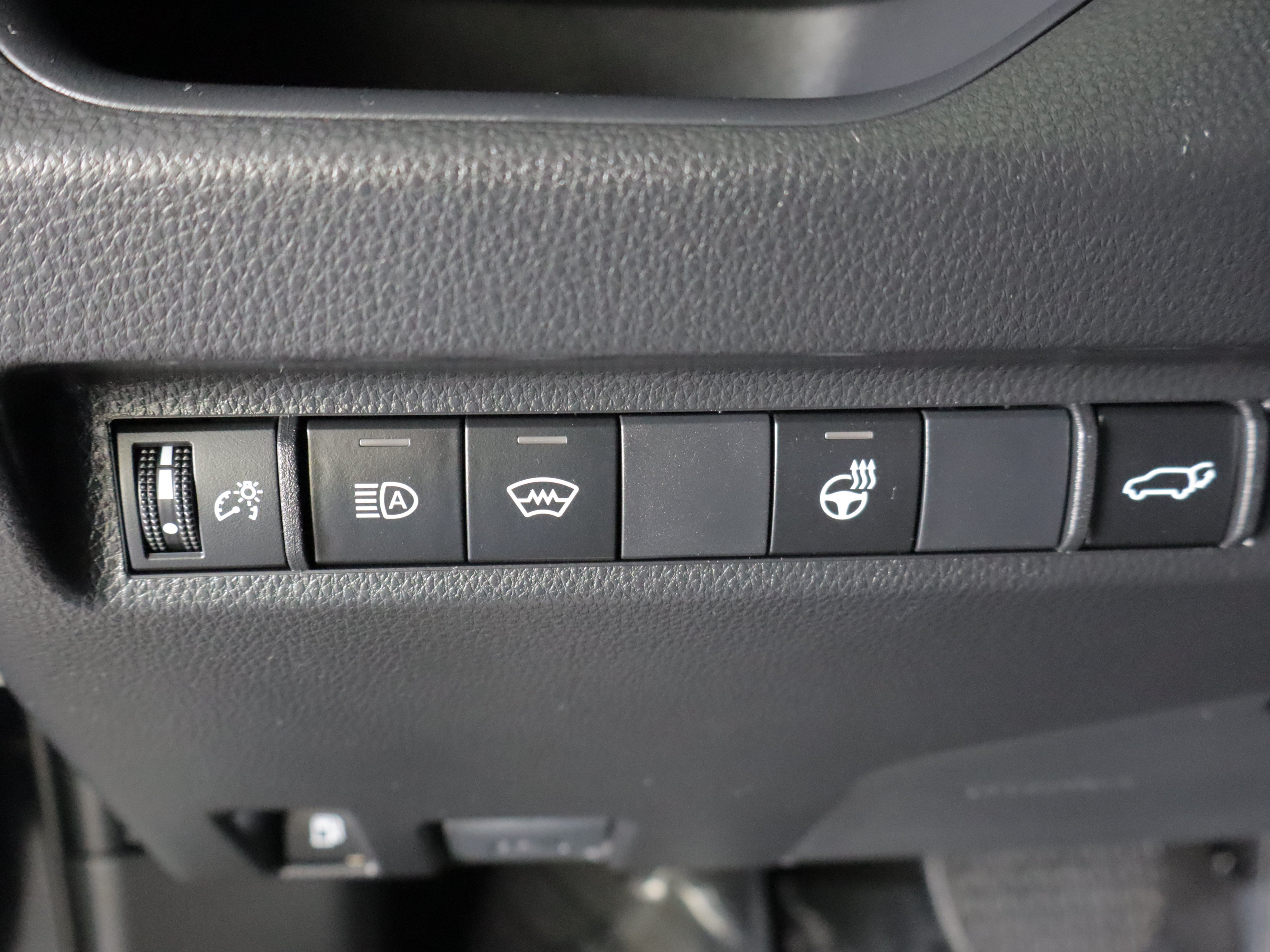 Used 2023 Toyota RAV4 SE w/ Weather & Moonroof Package AWD/4WD image 19