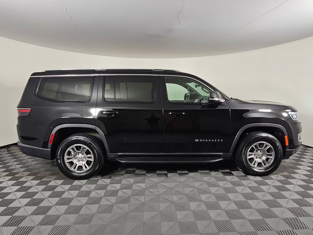 Used 2022 Jeep Wagoneer Series I AWD/4WD image 2