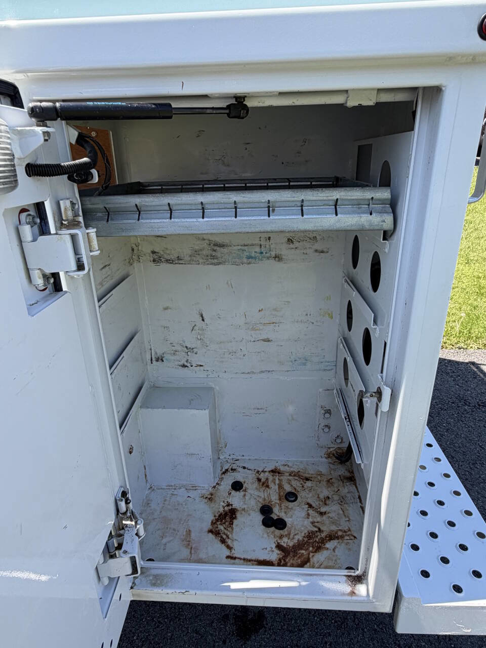 Used 2011 Chevrolet Express 3500 RWD image 19