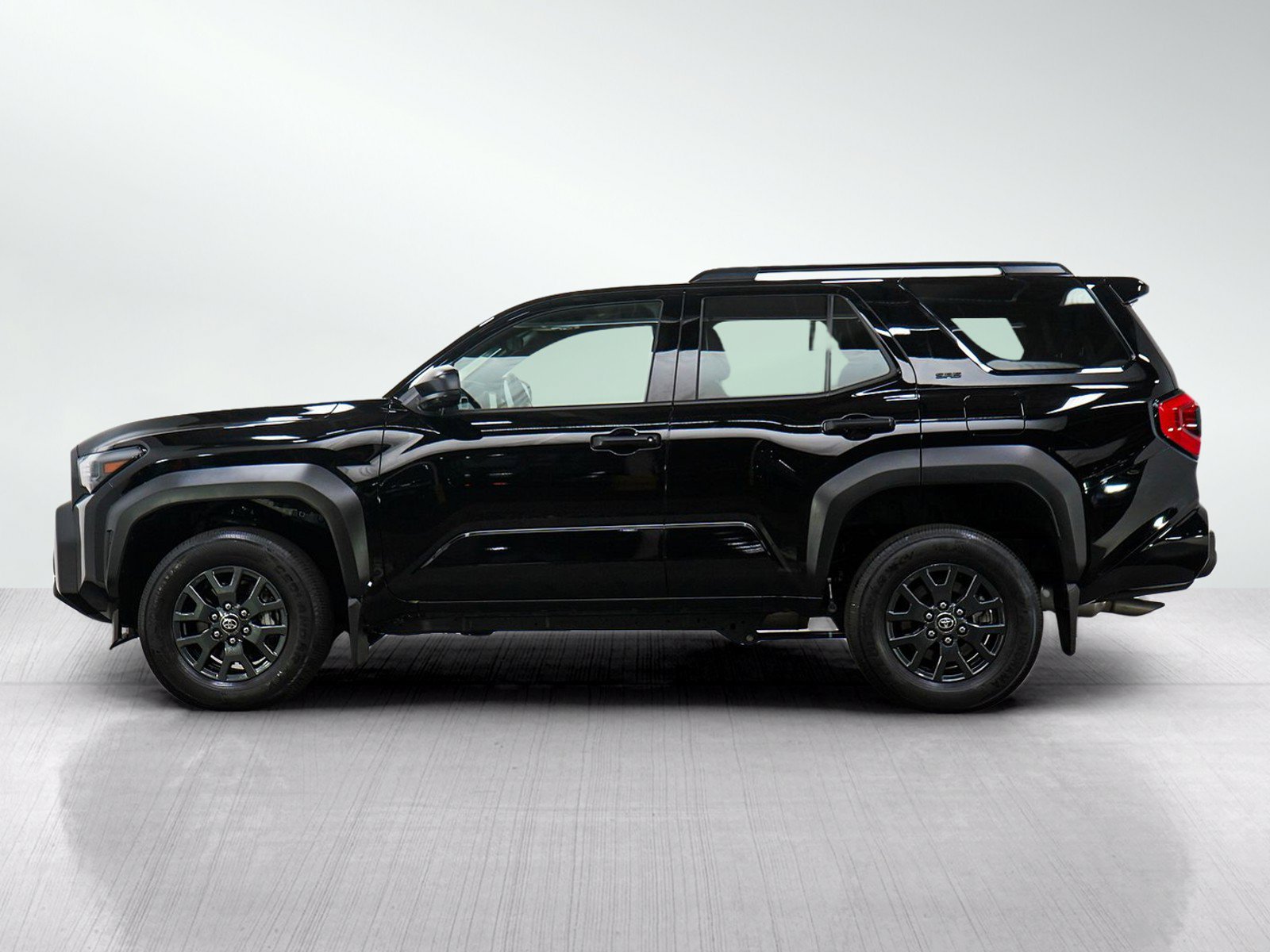 Used 2025 Toyota 4Runner SR5 AWD/4WD image 2