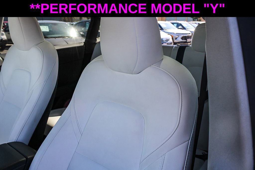Used 2023 Tesla Model Y Performance image 24