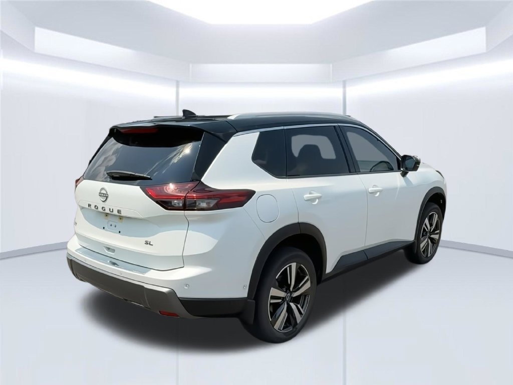 Used 2024 Nissan Rogue SL w/ SL Premium Package FWD image 11