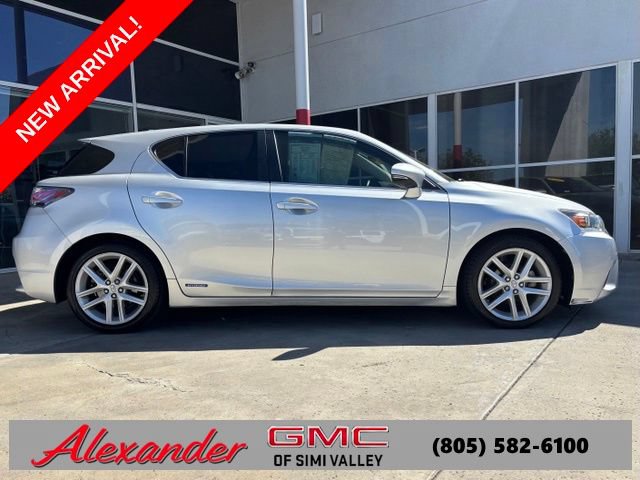 Used 2015 Lexus CT 200h w/ Navigation Package FWD image 2