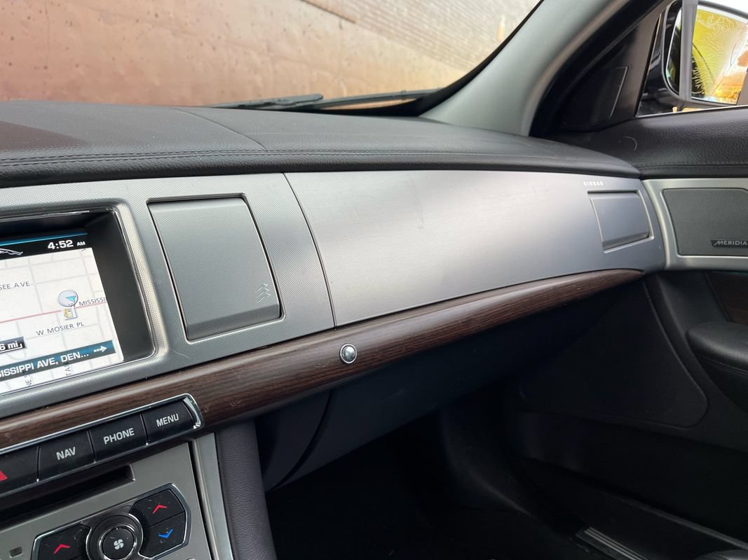 Used 2013 Jaguar XF 3.0 AWD/4WD image 29