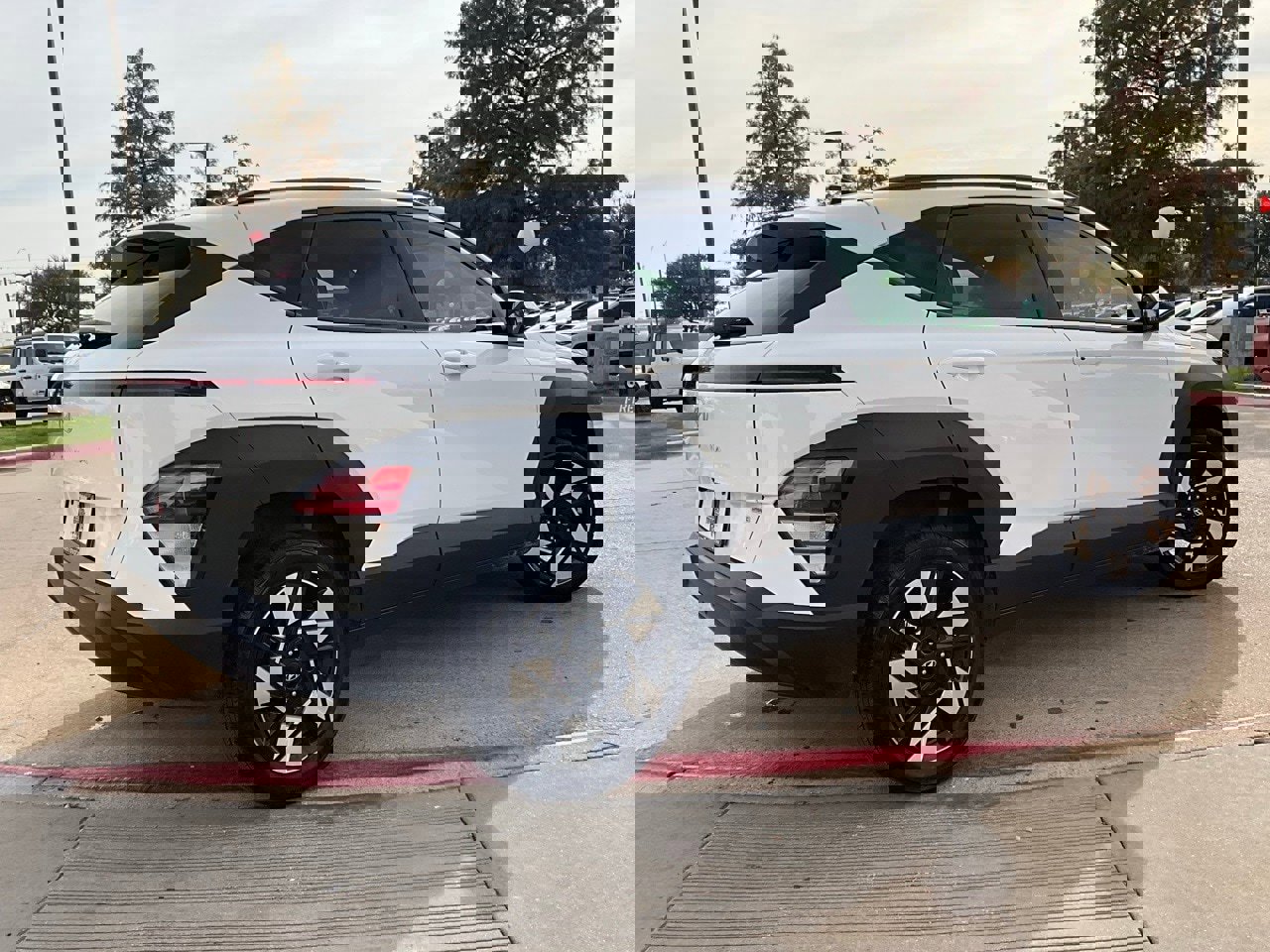 Used 2025 Hyundai Kona SEL image 6