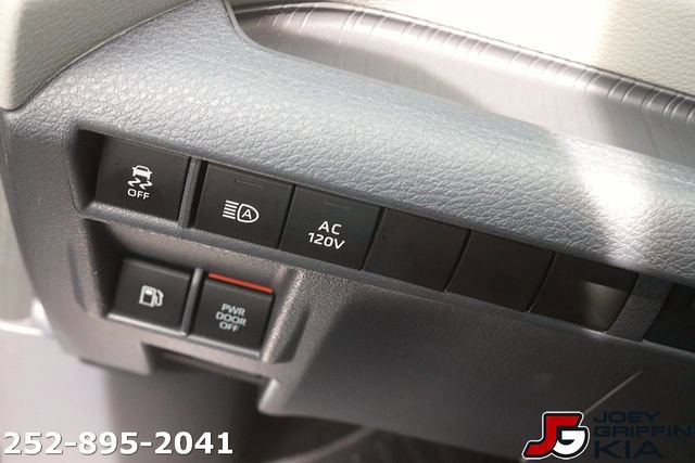 Used 2022 Toyota Sienna Limited FWD image 28