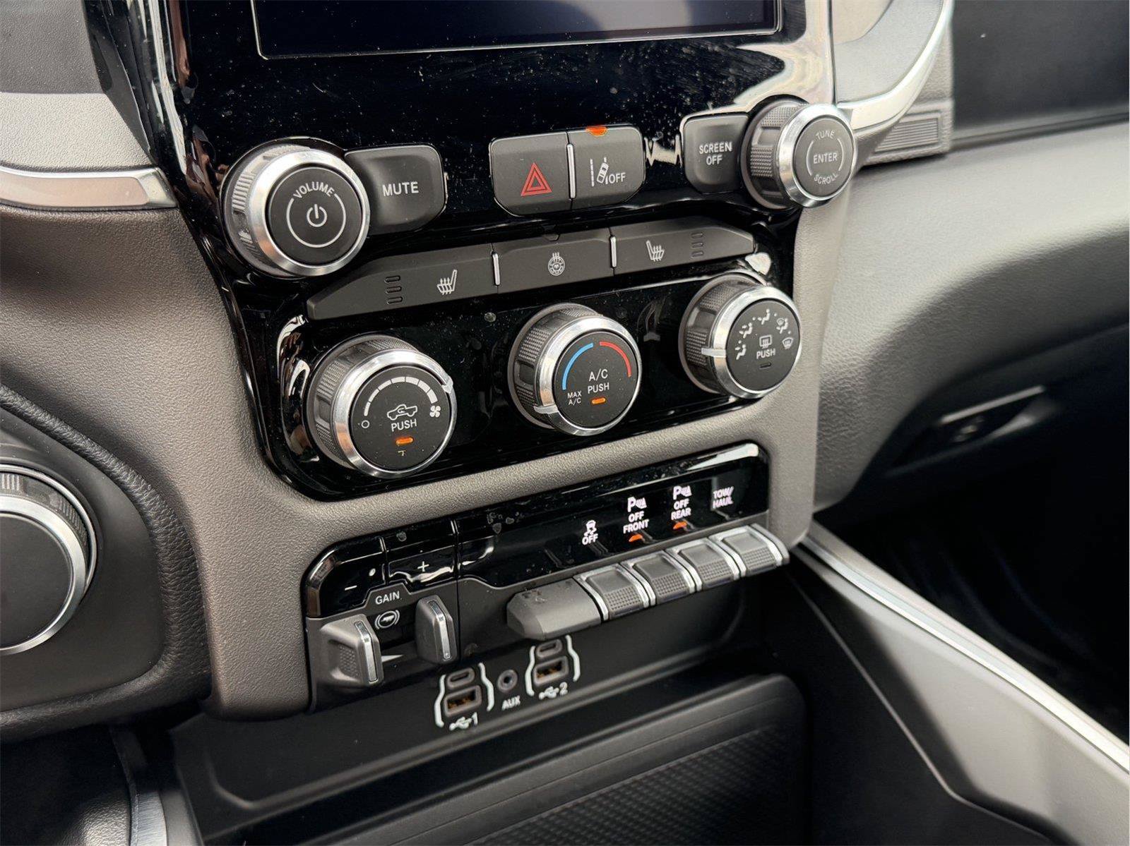 Used 2025 RAM 1500 Big Horn w/ Night Edition AWD/4WD image 24