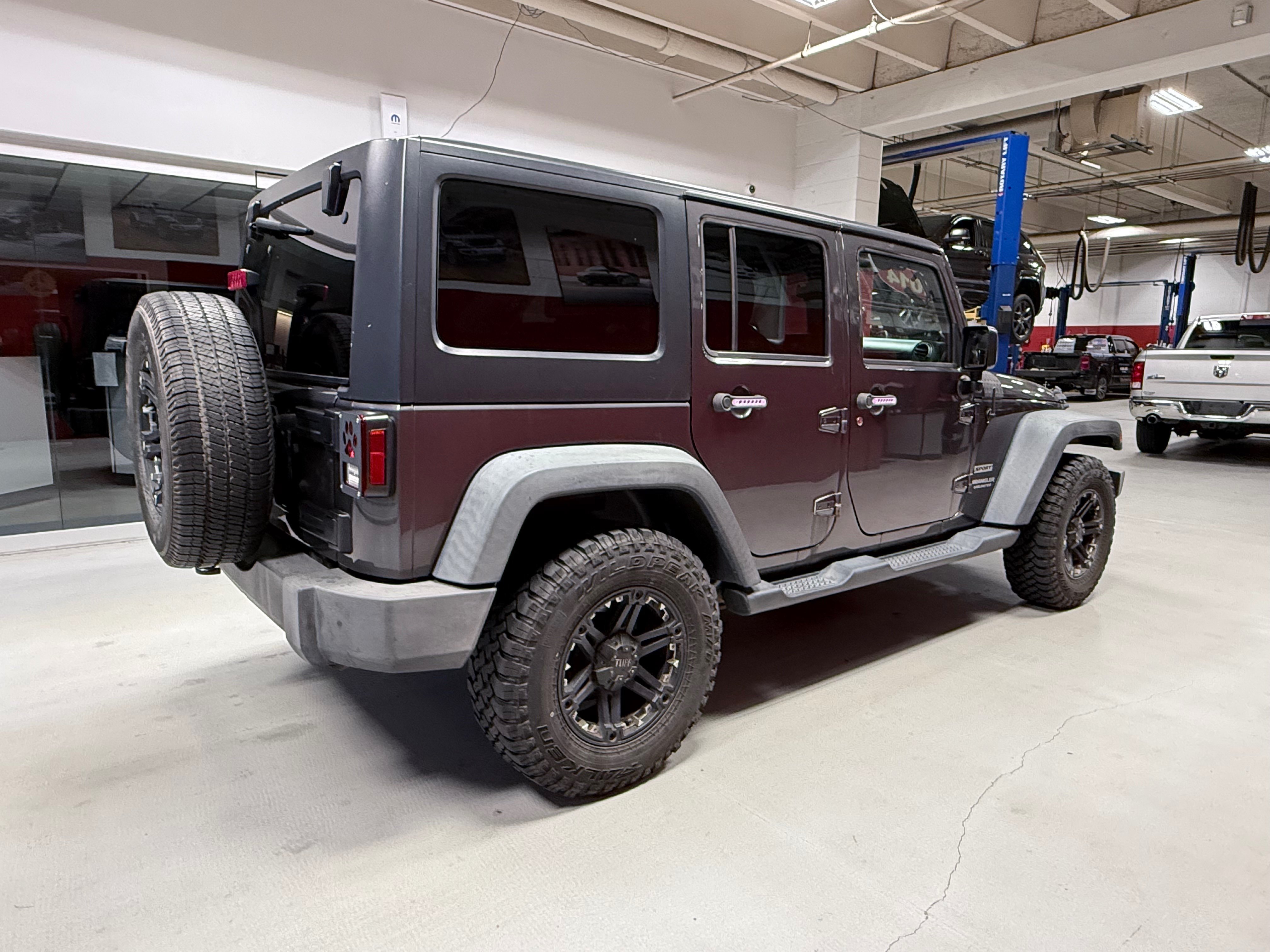 Used 2014 Jeep Wrangler Unlimited Sport w/ Quick Order Package 24S AWD/4WD image 8