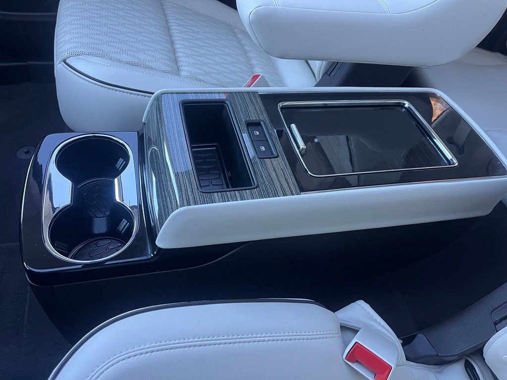 Certified 2022 Lincoln Aviator Black Label Grand Touring w/ Class IV Trailer Tow Package AWD/4WD image 15