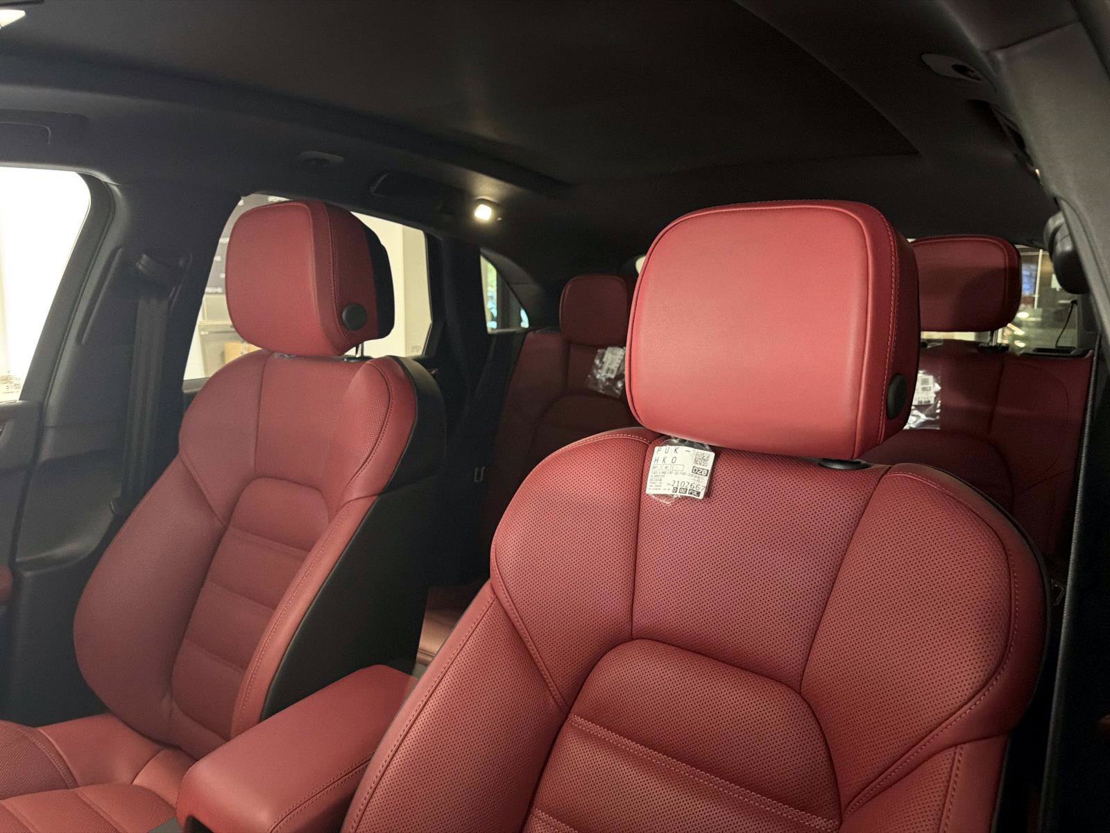 New 2026 Porsche Macan S image 4