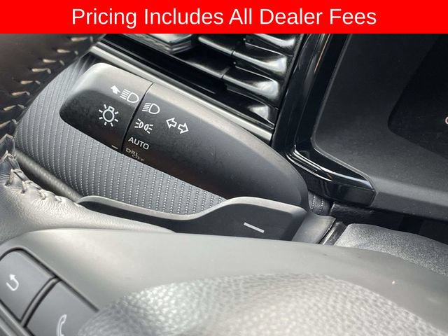 Used 2025 Toyota Camry SE FWD image 27