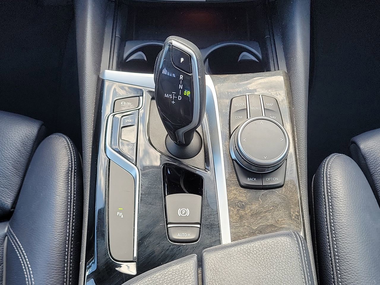 Used 2019 BMW 540i w/ Executive Package image 22