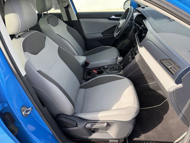 Used 2023 Volkswagen Taos SE w/ Panoramic Sunroof Package image 26