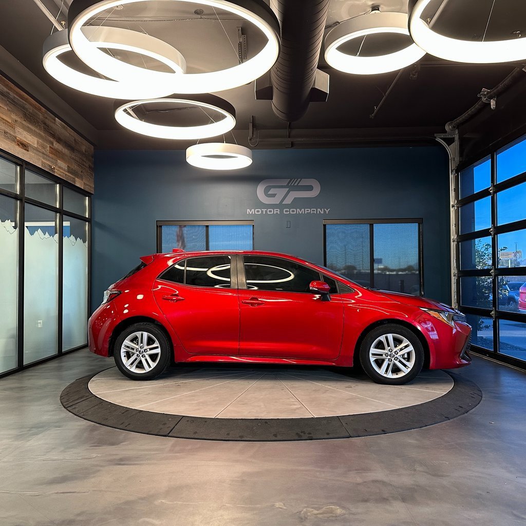 Used 2022 Toyota Corolla SE image 2