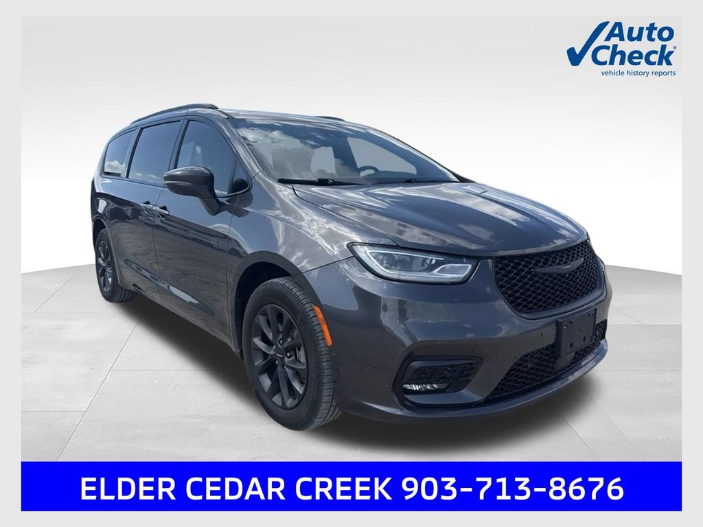 Used 2021 Chrysler Pacifica Touring-L w/ Uconnect Theater Family Group