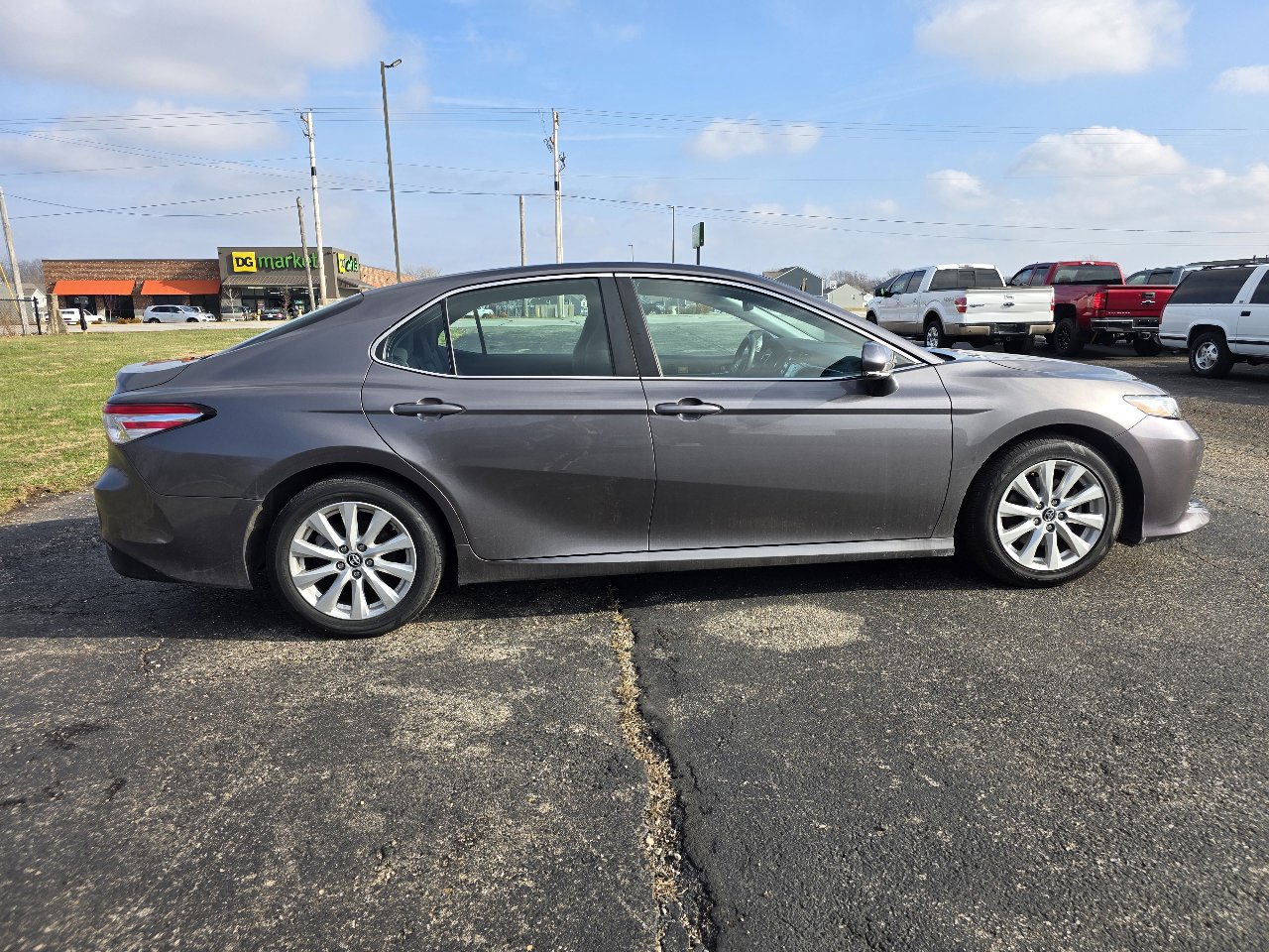 Used 2018 Toyota Camry LE w/ Convenience Package image 5