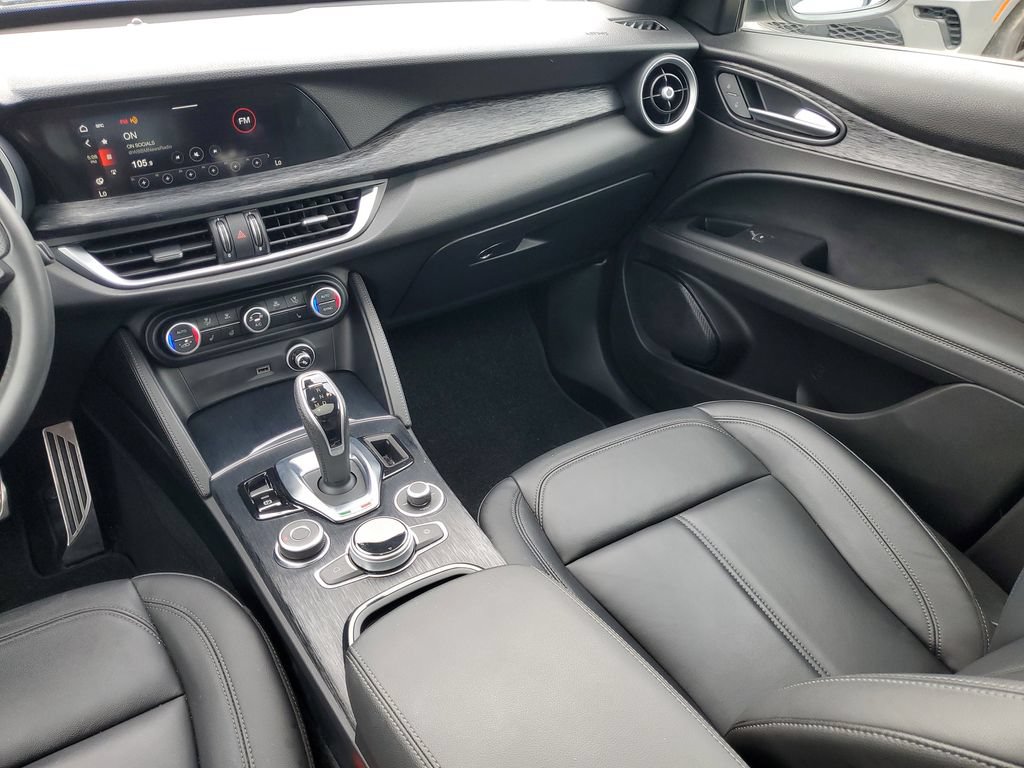 Used 2024 Alfa Romeo Stelvio Sprint AWD/4WD image 15