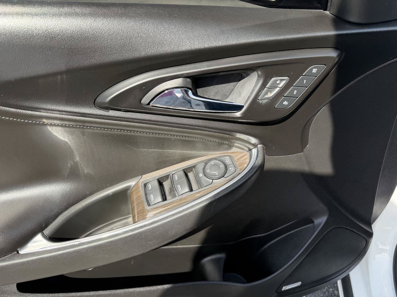 Used 2019 Chevrolet Malibu Premier FWD image 17