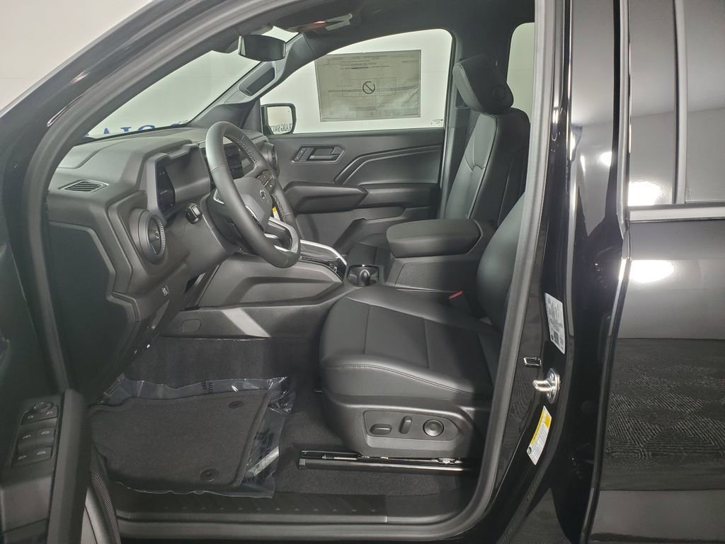 New 2026 Chevrolet Colorado Trail Boss w/ Midnight Edition AWD/4WD image 13