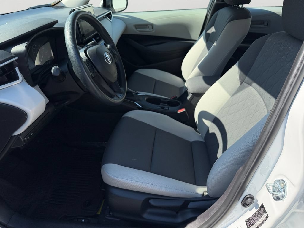 Used 2025 Toyota Corolla LE FWD image 23