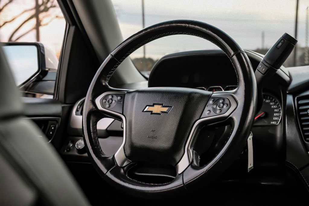 Used 2018 Chevrolet Suburban LT image 15