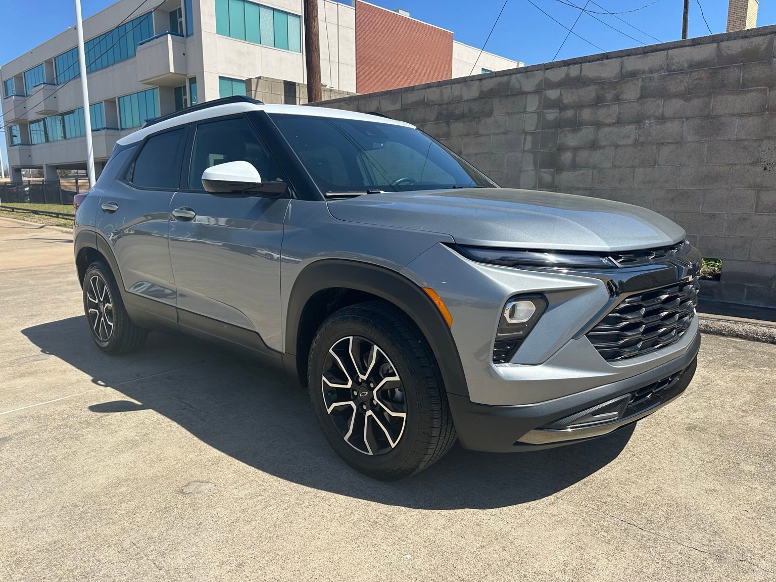 Used 2025 Chevrolet TrailBlazer ACTIV w/ Convenience Package image 3