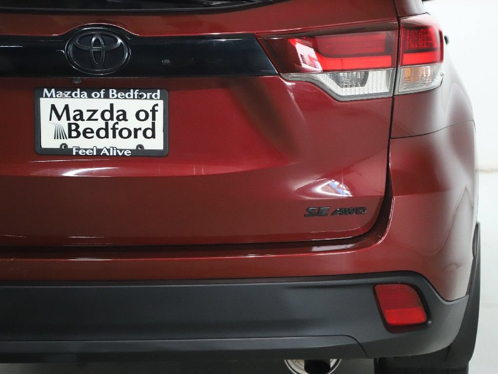 Used 2019 Toyota Highlander SE w/ Nightshade Edition AWD/4WD image 47