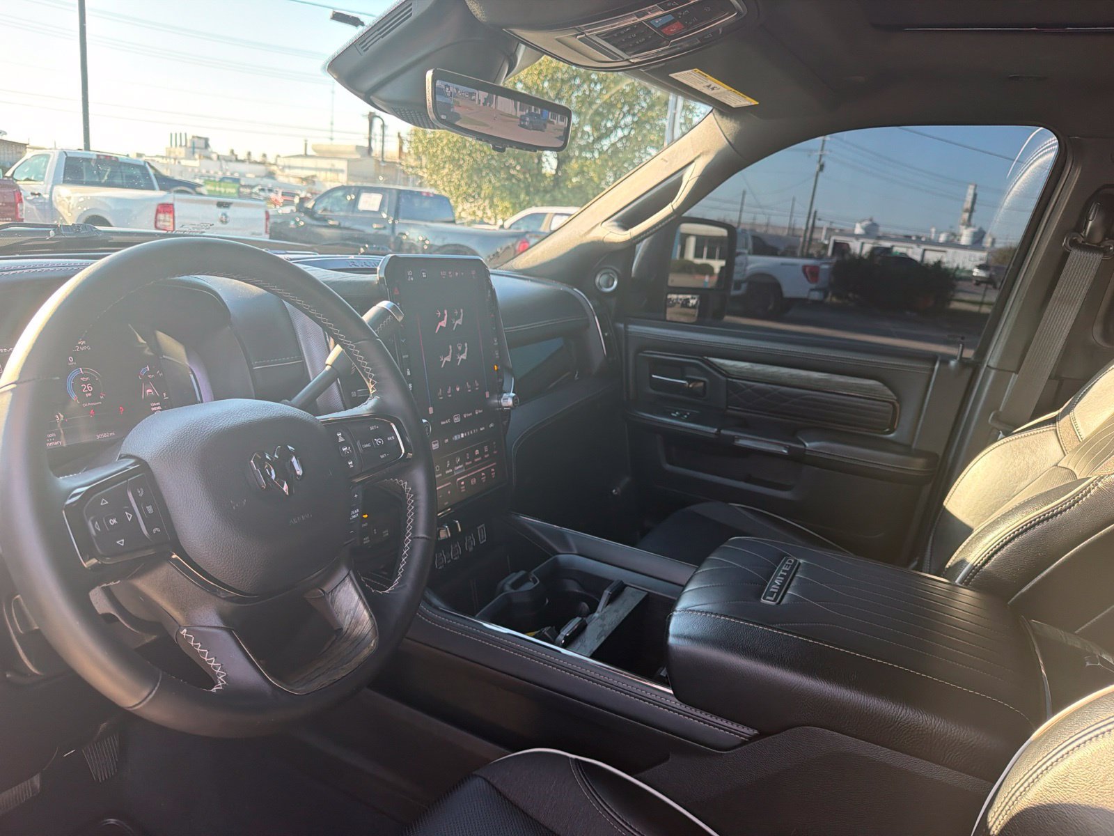 Used 2025 RAM 3500 Limited AWD/4WD image 9